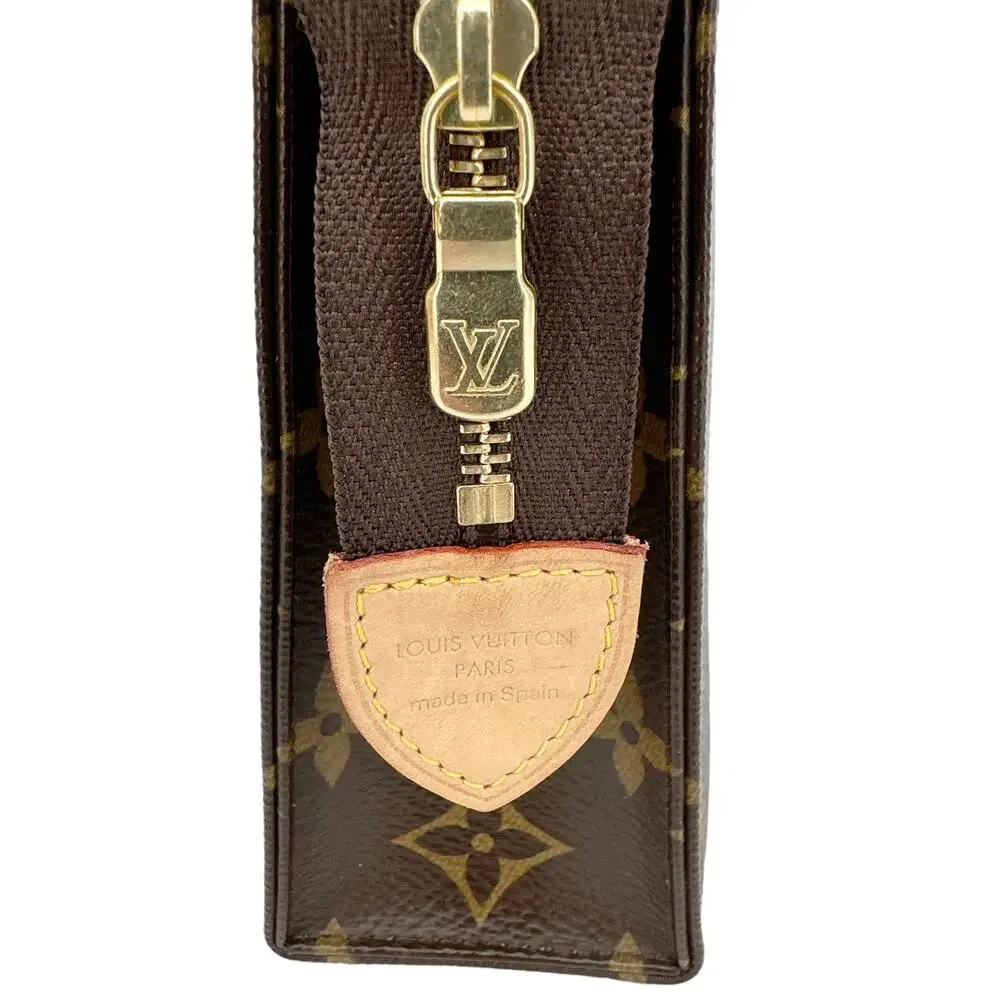 LOUIS VUITTON Monogram Toiletry Pouch 19